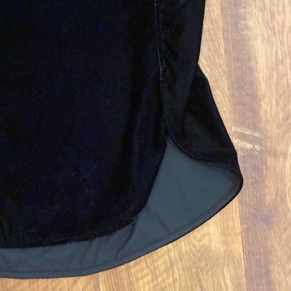 Banana Republic - velvet top - Picture 3 of 3